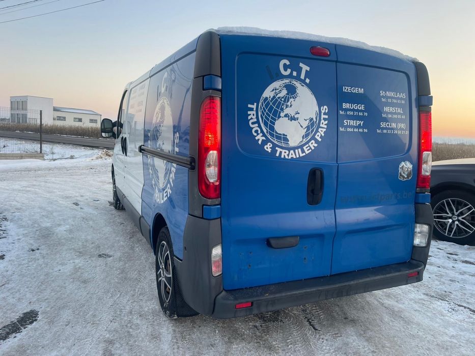 Опель Віваро 2,0 дизель