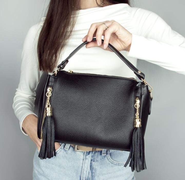 Сумка шкіряна біла бежева чорна Італія Мягкая сумка кожаная через плеч