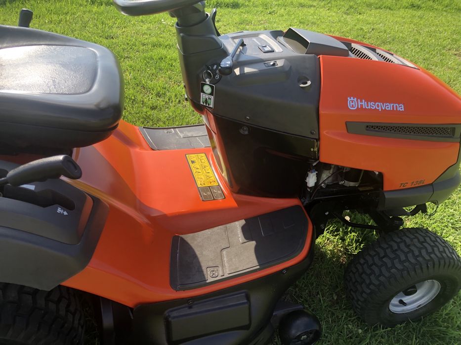 Trator corta relva Husqvarna TC138L
