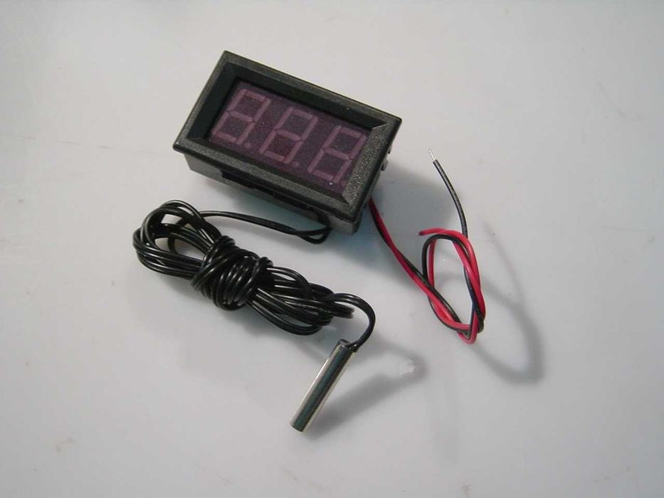 Digital Panel Thermometer438006800062228481