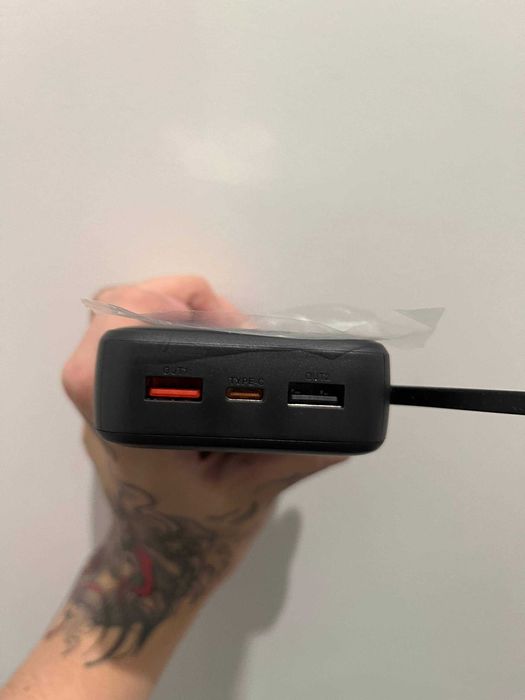 СКИДКА! НОВЫЙ Повербанк с БЫСТРОЙ ЗАРЯДКОЙ 20.000 ампер