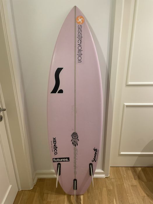 Prancha de surf 5’8 equipada