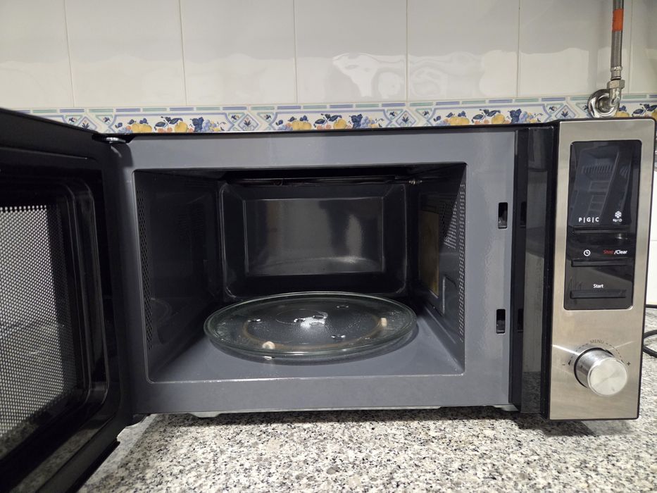 Micro ondas FLAMA 23 L
MICRO ONDAS/GRILL: 800/1000W-23LTS-8