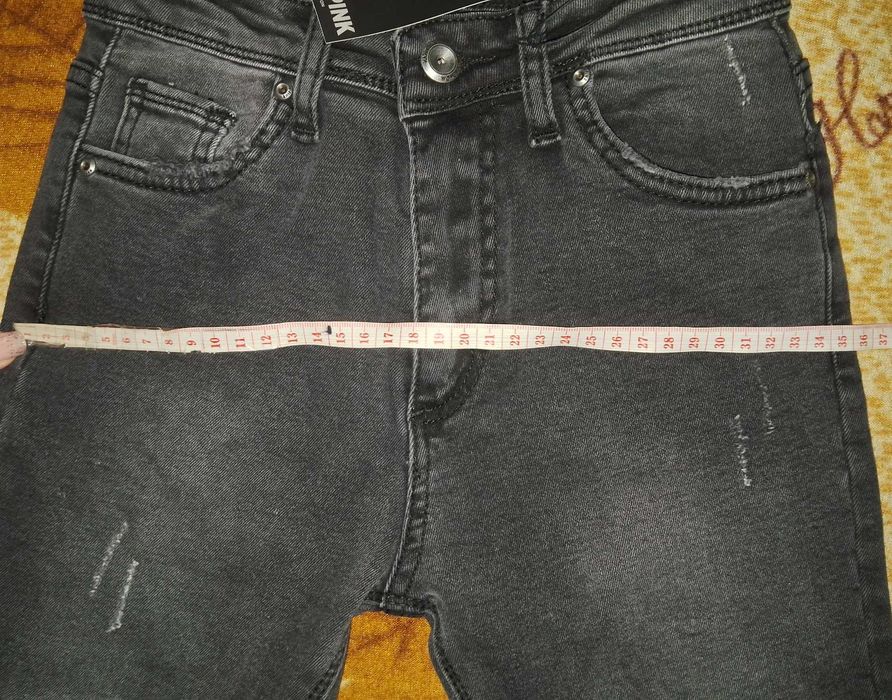 Продам джинсы новые, с небольшим флисом