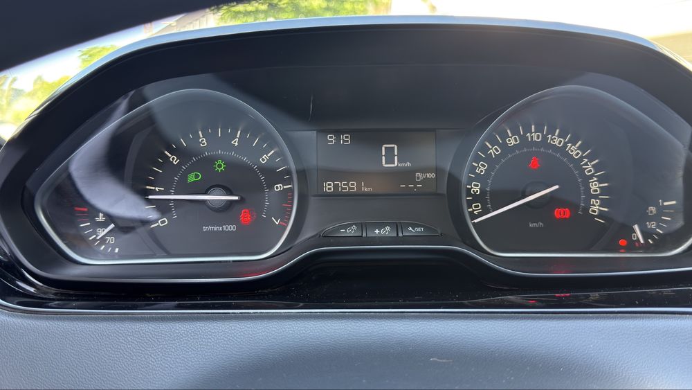 PEUGEOT 208 / 2019