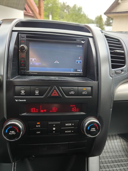 Kia Sorento 2.2 CRDi 200KM Attract 2WD Perfekcyjny Zadbany Extra