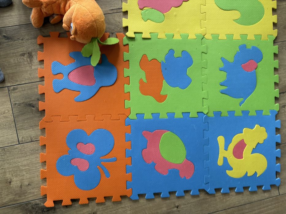 Zestaw zabawek z puzzlami z pianki i inne