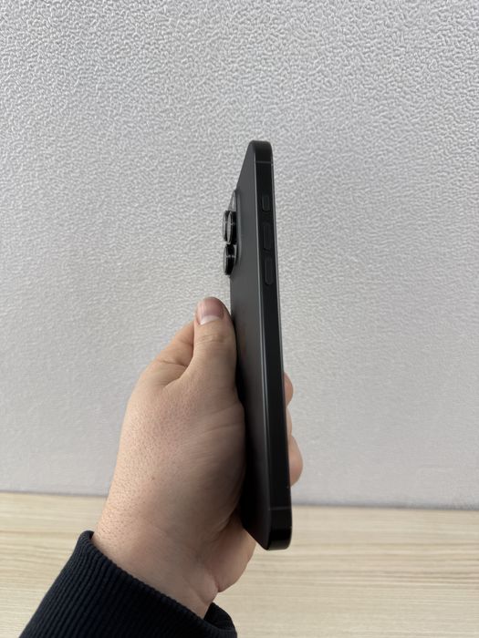 №3042		iPhone 16 Pro Max 256GB eSIM Black Titanium (MYW33)