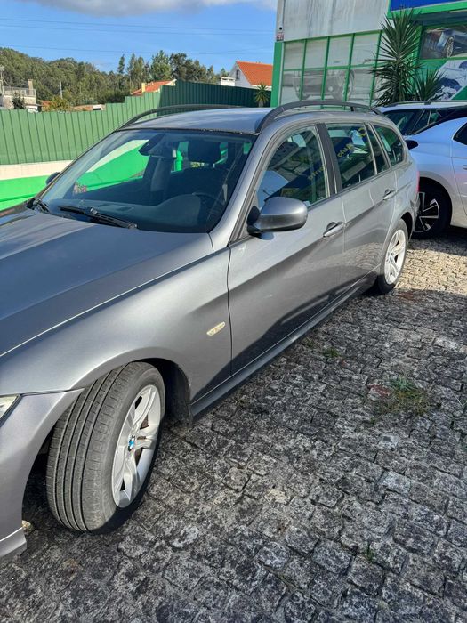 BMW Series 3 sedan — photo 3