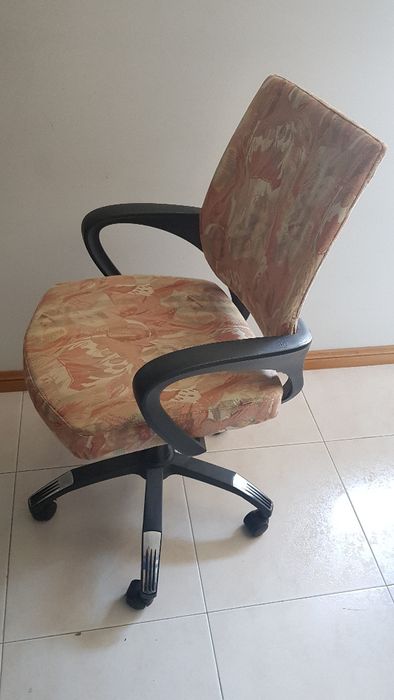 Cadeira de Escritório Igo (forrada recentemente)