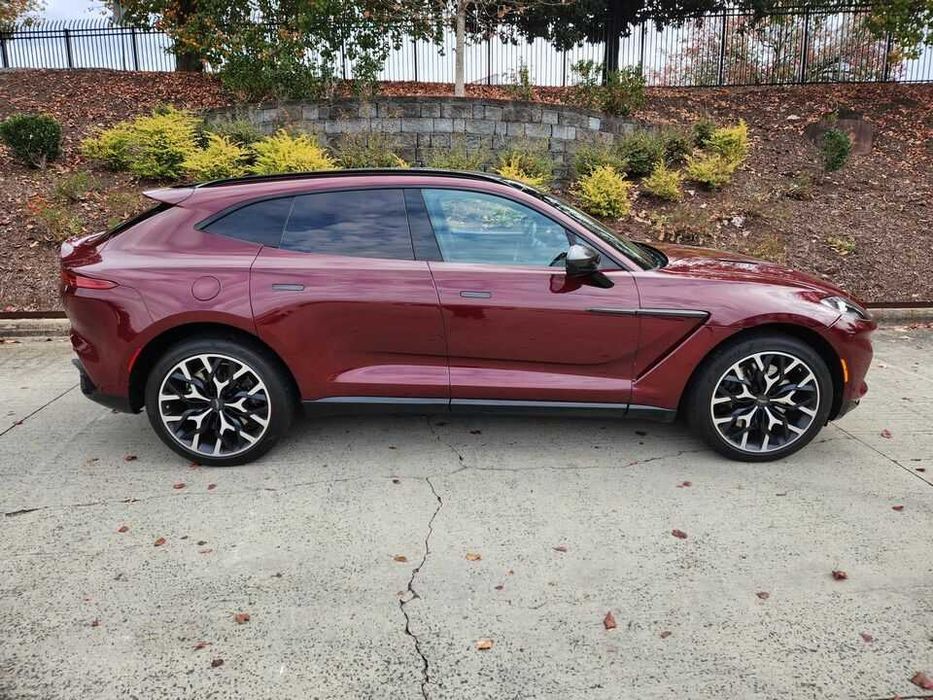 2021 Aston Martin DBX