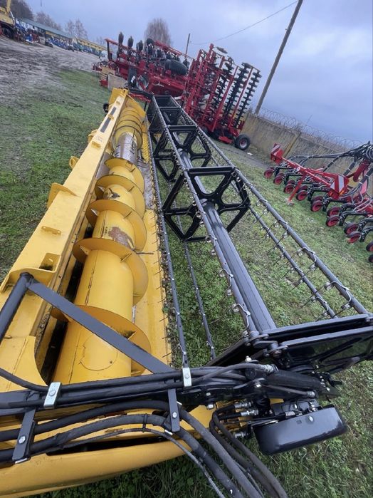 Комбайн New Holland CSX7080