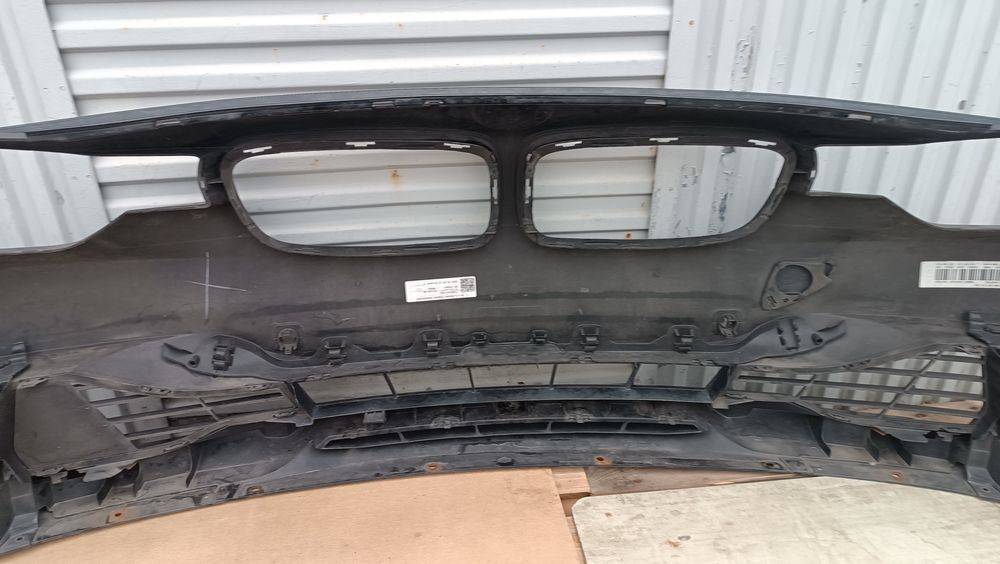 Vendo parachoque de frente BMW 3  LCI series F30,31 ano 2015/18