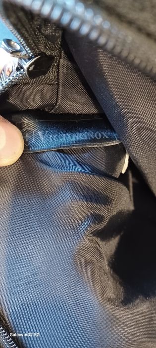 Torba na ramię Victorinox.