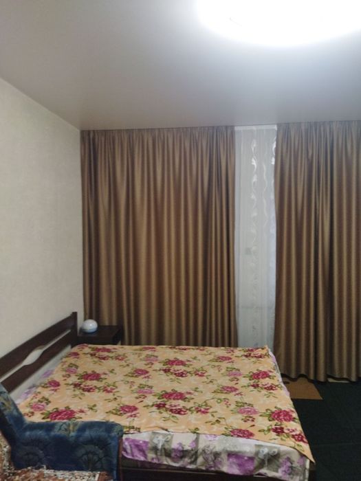 Продам Мерефа 3 - ех ком. квартиру с мебелью!