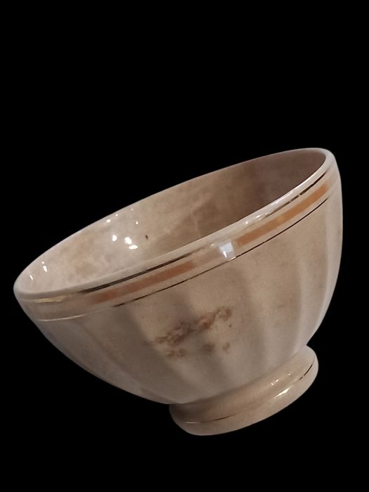 Malga ou tigela antiga da fabrica de loiça de Sacavém