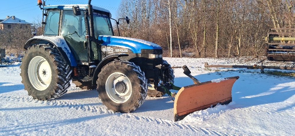 New holland 8260