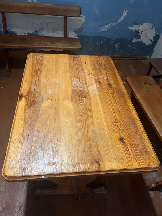 Стіл кухонний та дві лави дерево покрито лаком розмір 100х70