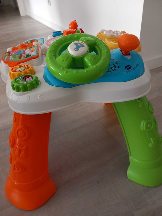 Brinquedo, mesa de actividades