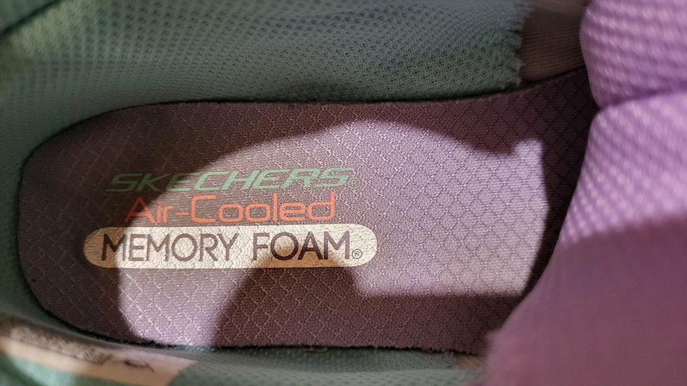 Buty Skechers Air-Cooled Memory Foam dziewczęce obuwie dla dziewczynek