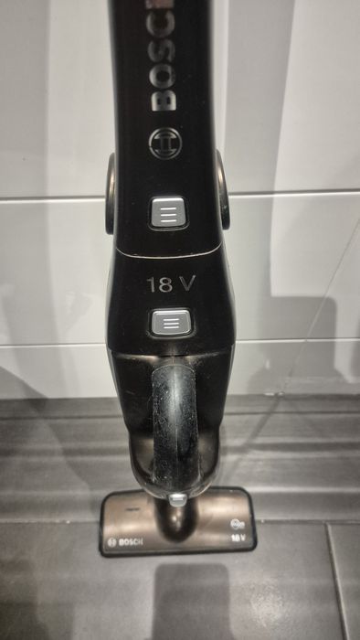 BOSCH odkurzacz pionowy 2w1 bezprzewodowy Move  18v