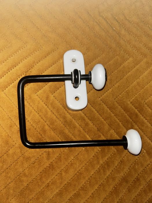 Uchwyt na papier toaletowy