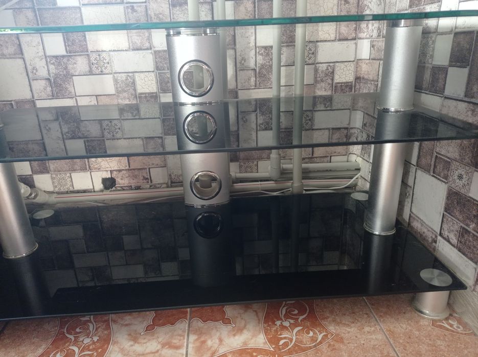 Столик под телевизор