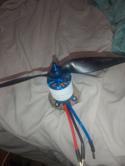 мотор для літаків з пропелером, x3530-4 KV : 650 III