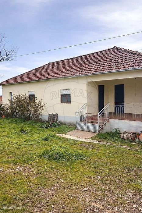 Moradia T4 para venda — Avantos E Romeu, Bragança