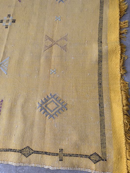 Tapete marroquino amarelo