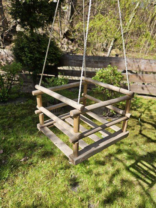 Drewniana huśtawka