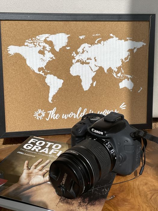 Máquina fotográfica Cânon 550D