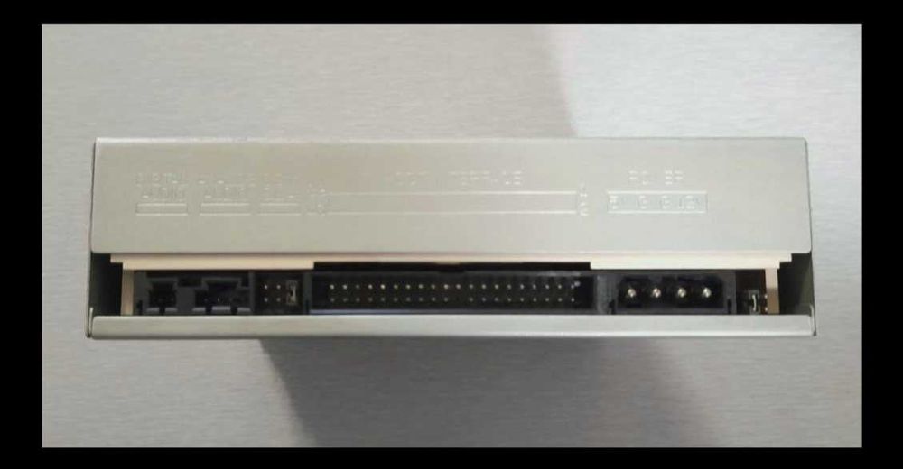 Leitor de CD-ROM ‘Creative’