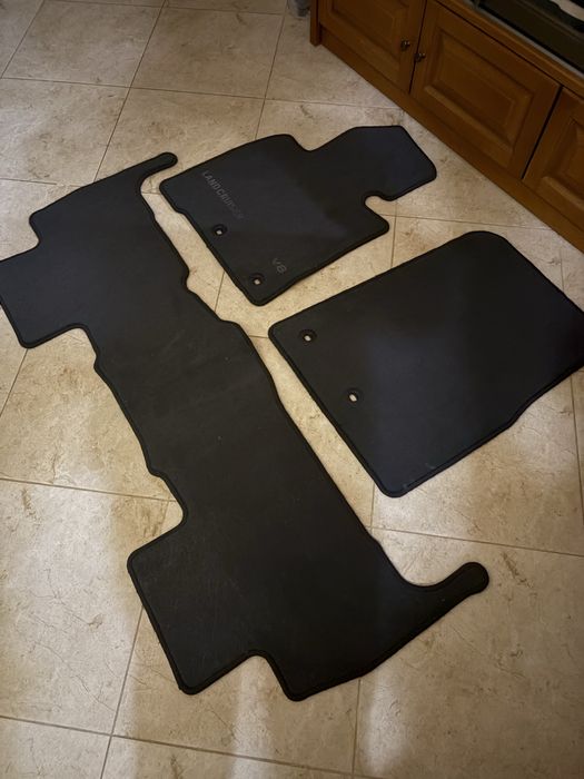 Комплект ковриків Toyota Land Cruiser 200