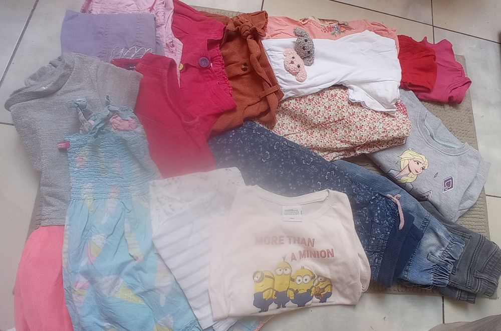 Paka ubrań 19 sztuk rozm. 104