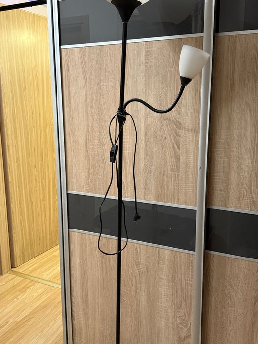 Lampa stojąca podłogowa