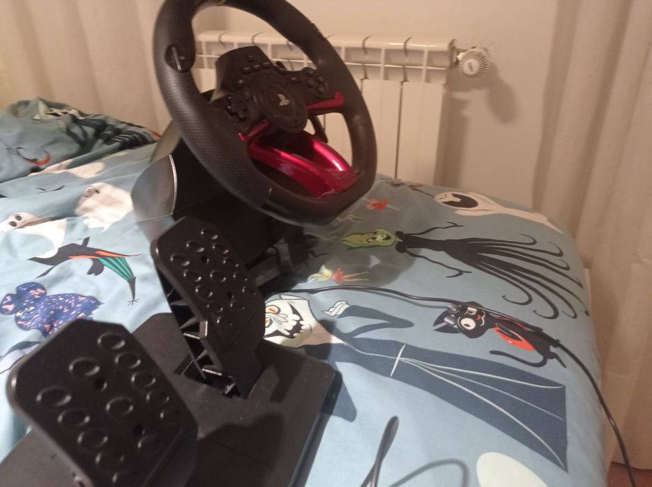 Volante da PlayStation pouco usado