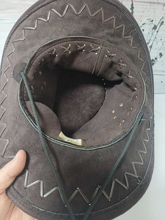 Chapéu de Cowboy preto em camurça