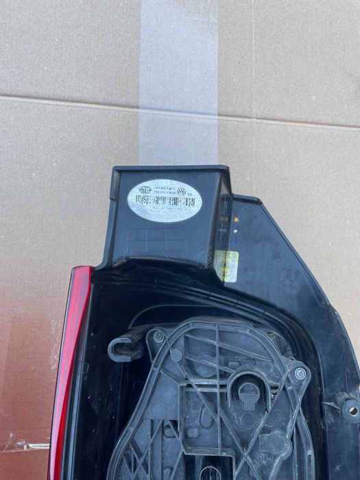 Lampa tylna prawa lewa VW T6 Transporter oryginalna