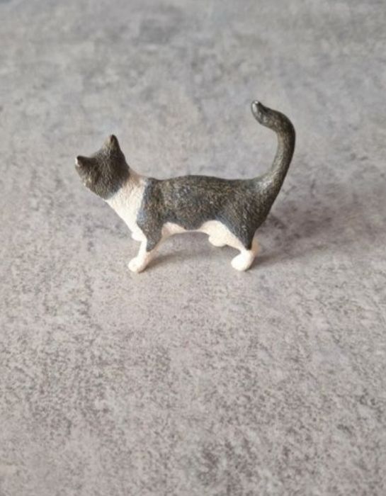 Figurka Schleich 13638 - farma 2008 kot domowy stan jak na zdjęciach z