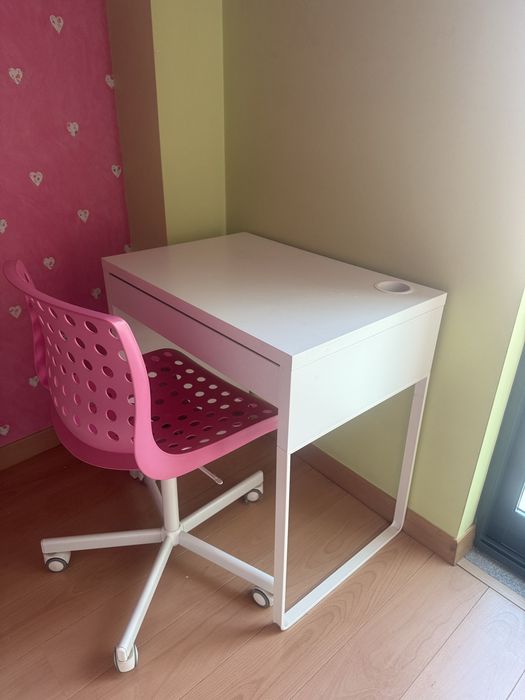 Conjunto de secretaria e cadeira