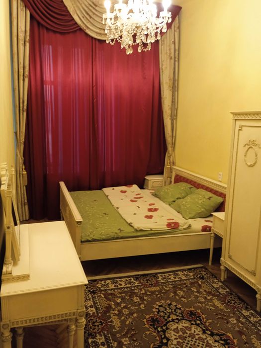 3 кімнатна квартира, близький центр, Шота Руставелі , до 8 людей