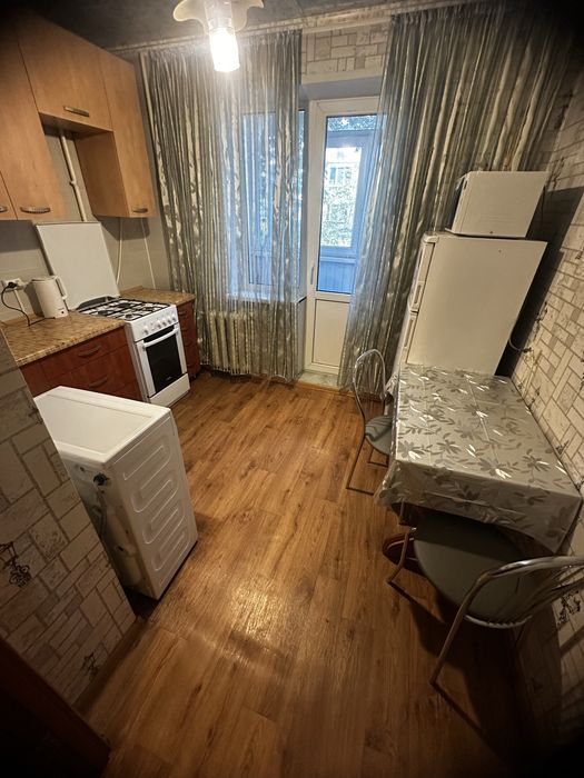 Квартира посуточно 1к Центр Павлоград 099.418.1561