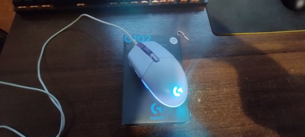 Мышка Logitech G102 LIGHTSYNC