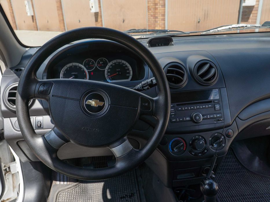 Chevrolet Aveo 1.2 benzyna, ekonomiczny i prosty w obsłudze samochód miejski.