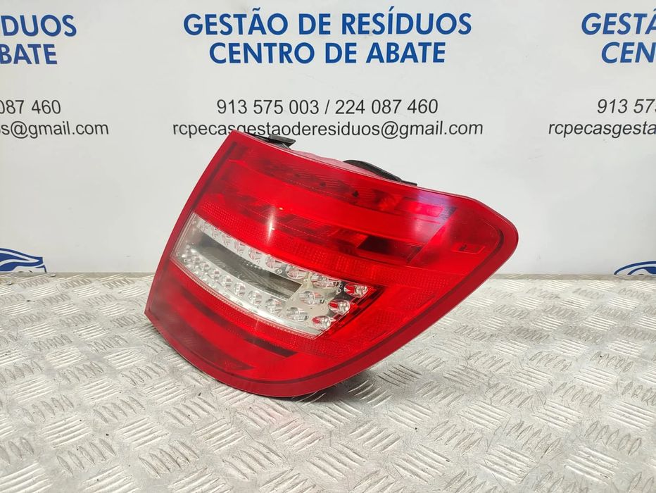 Farolins Tras Traseiros Esquerdo Direito Originais LED Mercedes Benz