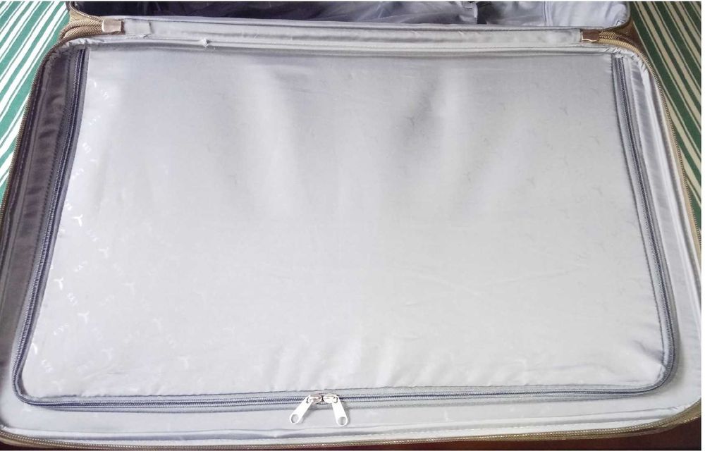 Trolley Espaçoso com Cadeado e Expansível - Ideal para Viagens