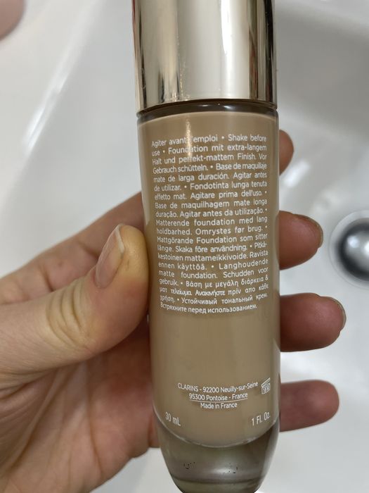 Тональний крем Clarins