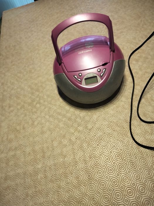 Vendo radio pequeno urgência