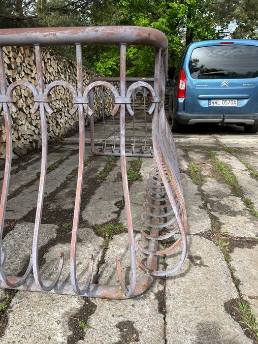 balustrada barierka stalowa kuta na balkon